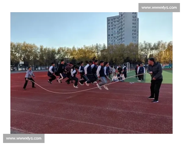 为班级荣誉而跃动的节奏跳长绳比赛加油与团结拼搏的青春赞歌激昂 为班级荣誉而跃动的节奏跳长绳比赛加油与团结拼搏的青春赞歌激昂